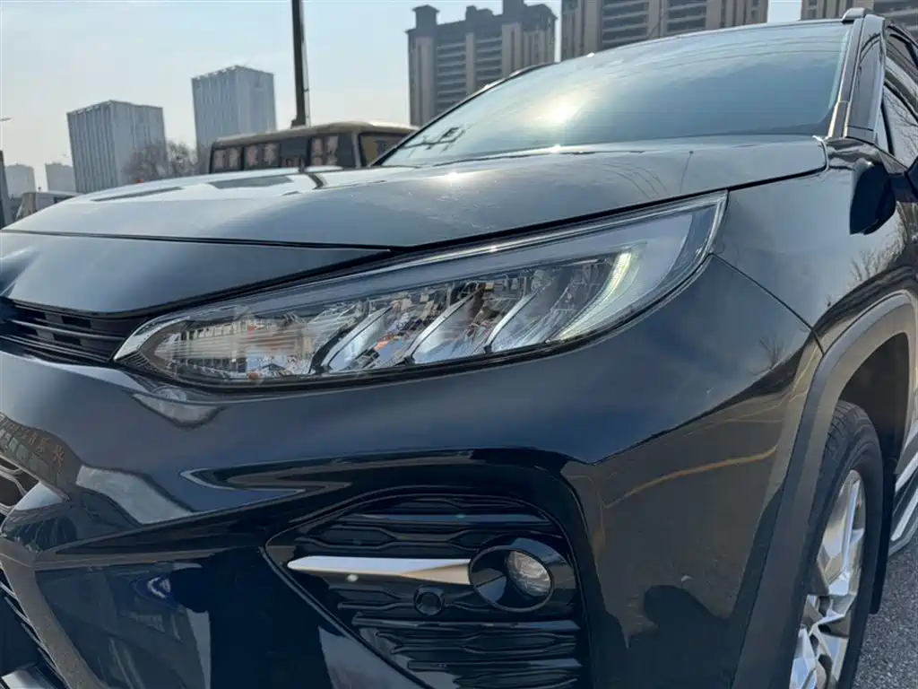 Toyota Wildlander 2023 2.0L CVT FWD Urban фото 18