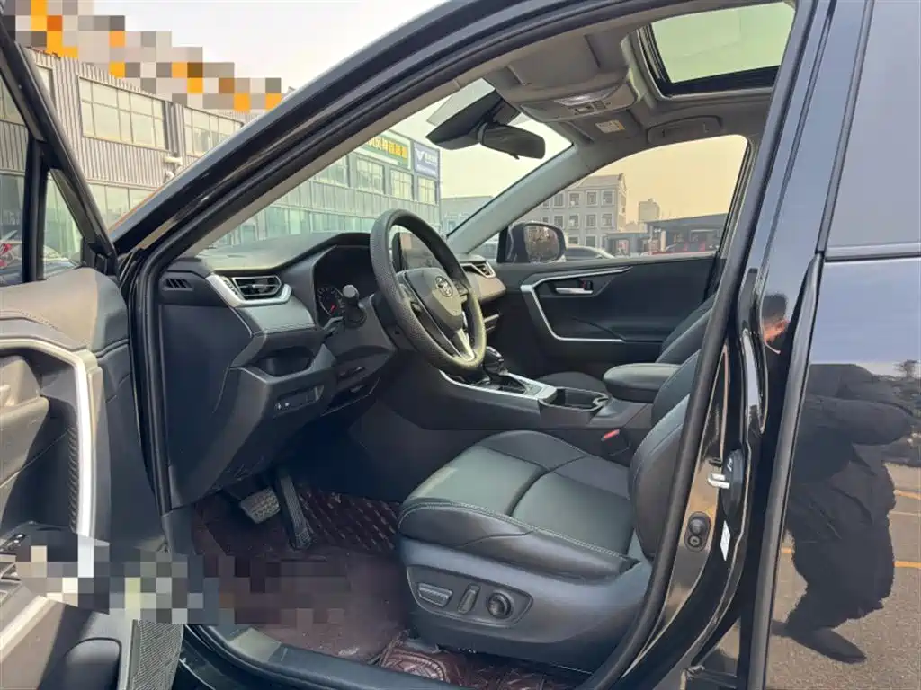 Toyota Wildlander 2023 2.0L CVT FWD Urban фото 11