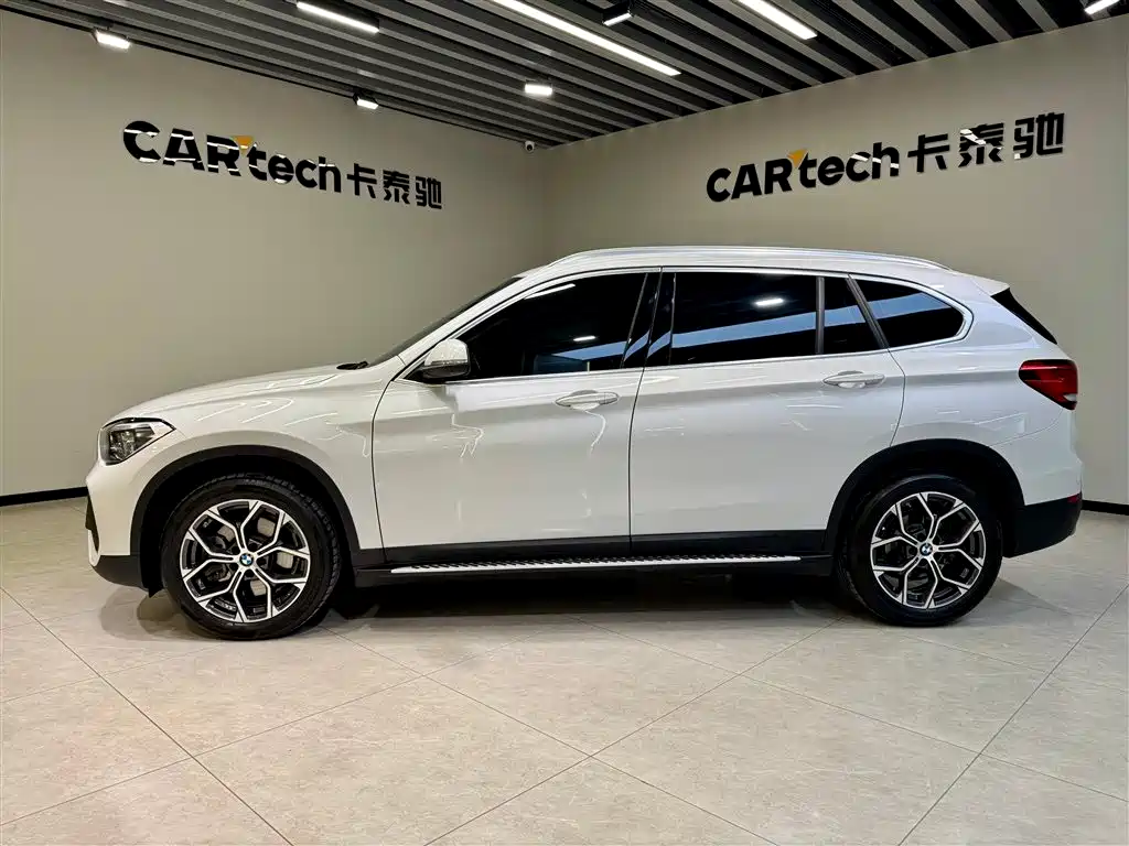 BMW X1 2022 sDrive25Li Leading фото 7