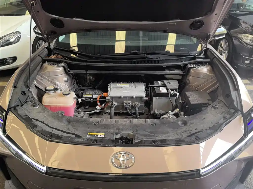 Toyota bZ3 2023 616km Long Range Premium фото 20