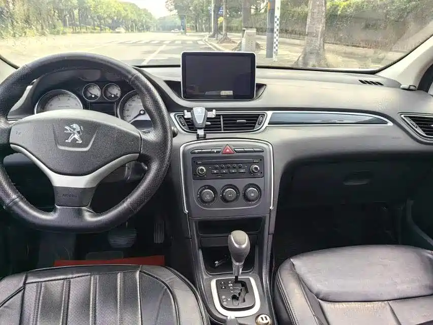 Peugeot 308 2013 Model 1.6L Automatic Superior Style фото 7