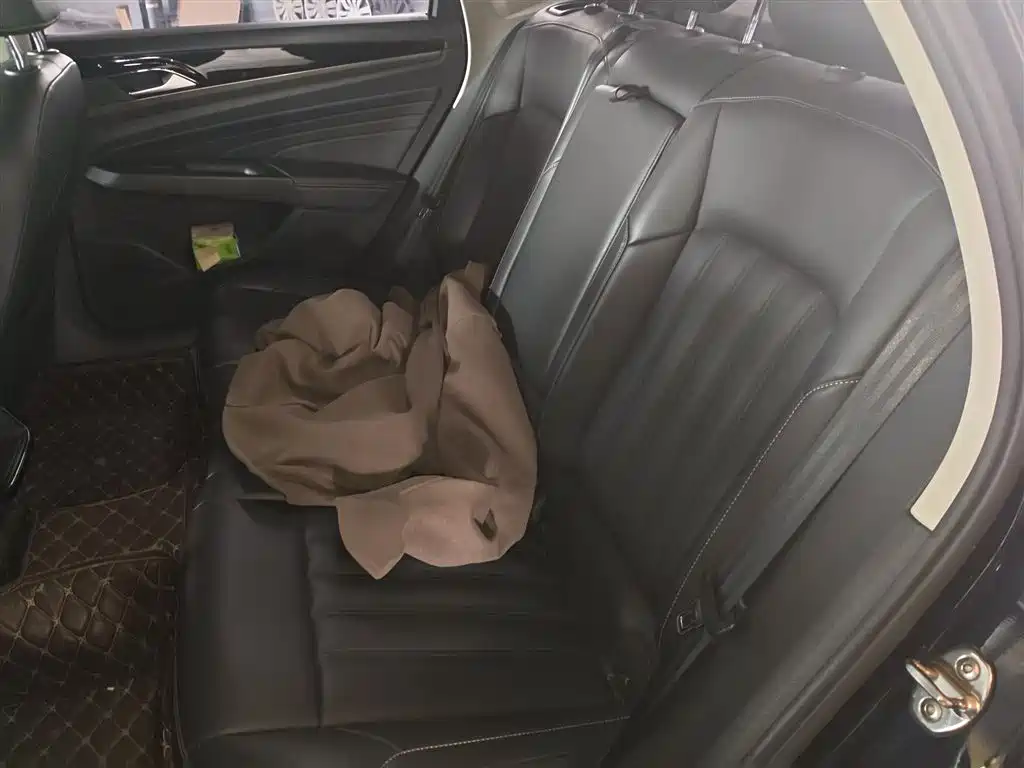Volkswagen Passat 2019 Model 280TSI Business Edition China VI фото 17