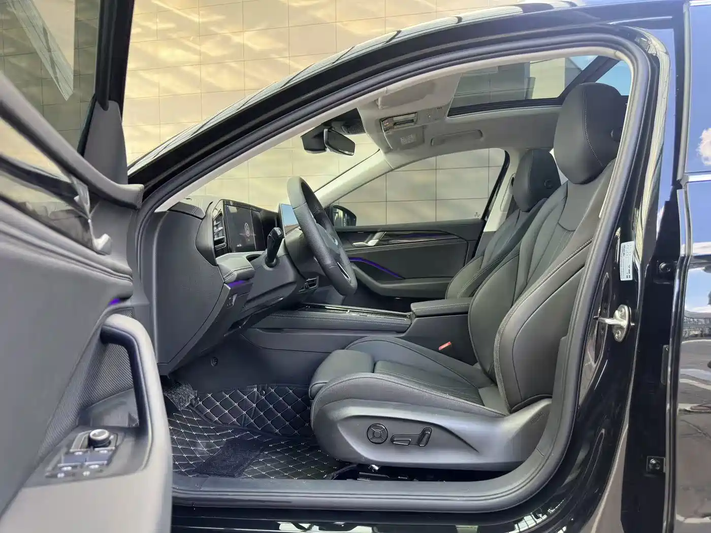 Volkswagen Magotan 2026 2026  300TSI Premium Edition Eye-catcher