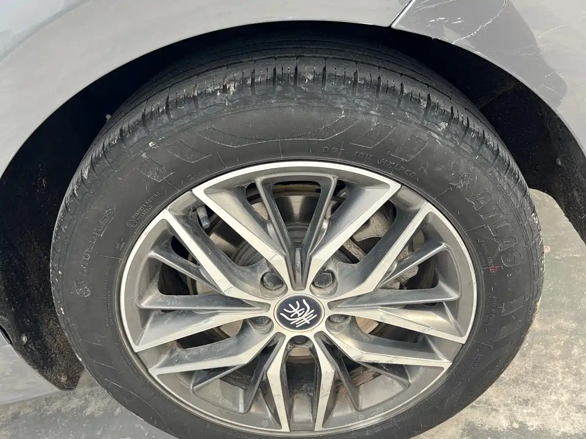 BYD Qin PLUS 2021 DM-i 55KM Premium фото 11
