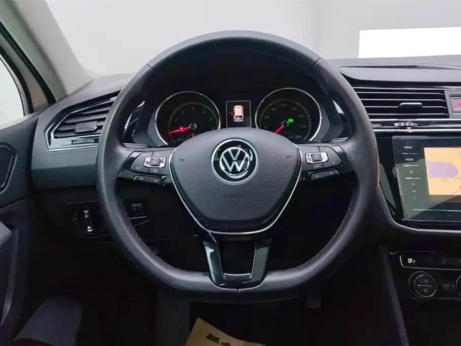 Volkswagen Tiguan L 2021 330TSI Automatic 2WD Smart фото 15