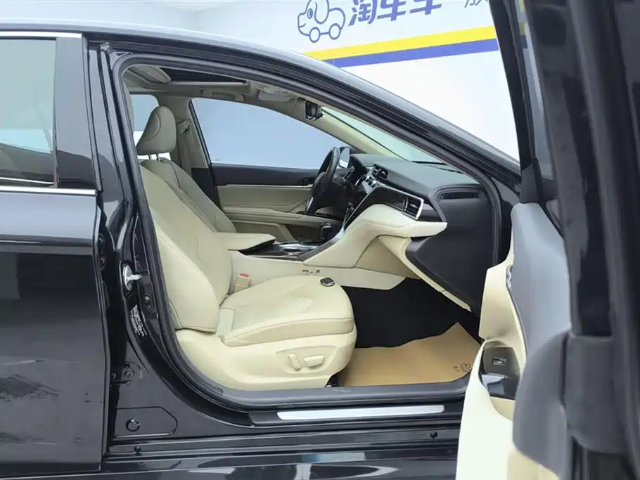 Toyota Camry 2019 Facelift 2.0G Luxury Edition фото 8