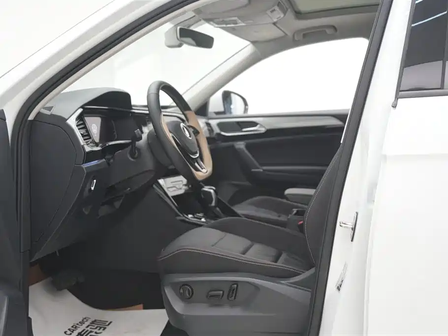 Volkswagen Tayron 2022 330TSI 2WD Luxury Smart Connect Plus фото 16