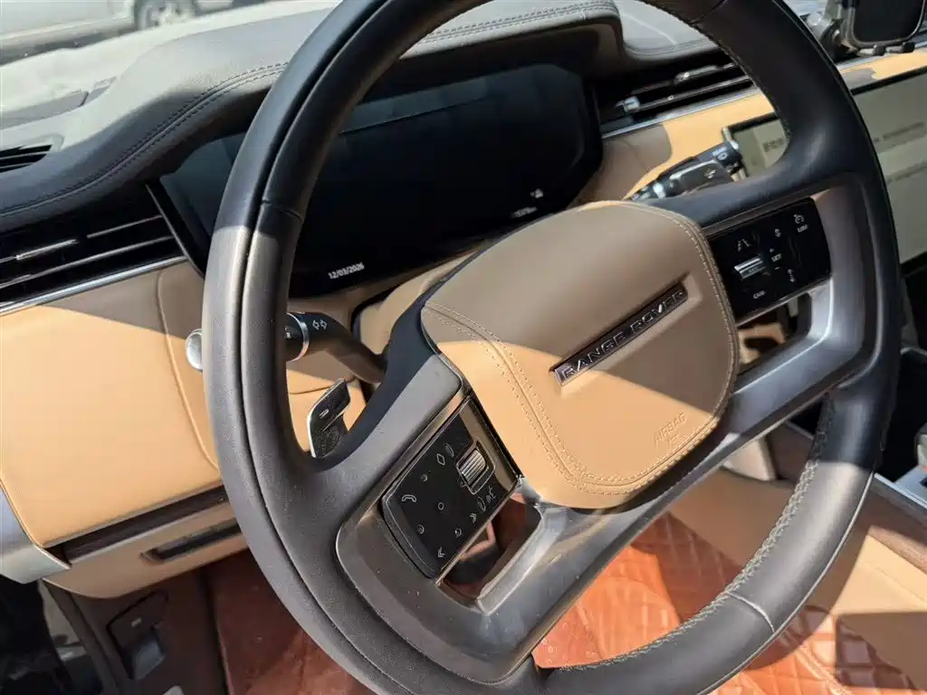 Land Rover Range Rover 2025 3.0 L6 400PS Flourishing Era Extended Wheelbase фото 4