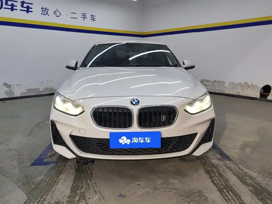 BMW 1 Series 2021 120i M Sport фото 2