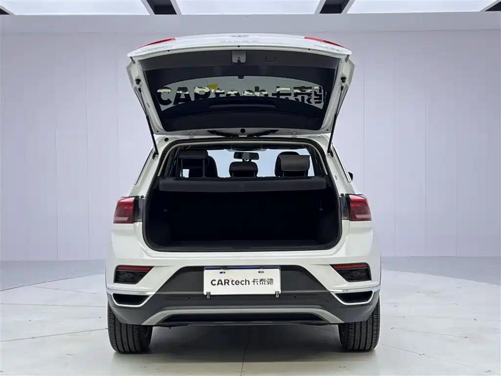 VOLKSWAGEN T ROC EXPLORING SONGS