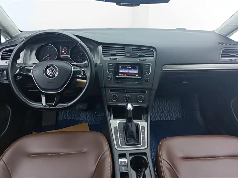 Volkswagen Golf 2016 230TSI Automatic Comfort фото 12