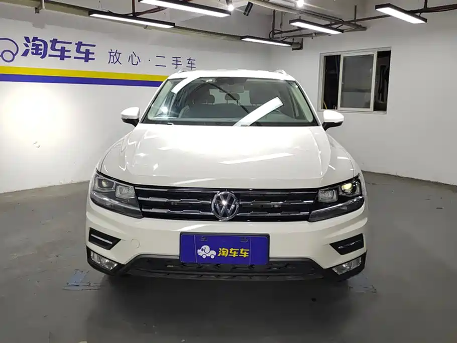 Volkswagen Tiguan L 2017 330TSI Automatic 2WD Comfort Edition фото 2
