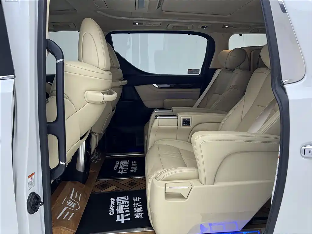 Toyota Alphard 2021 Hybrid 2.5L Luxury фото 30