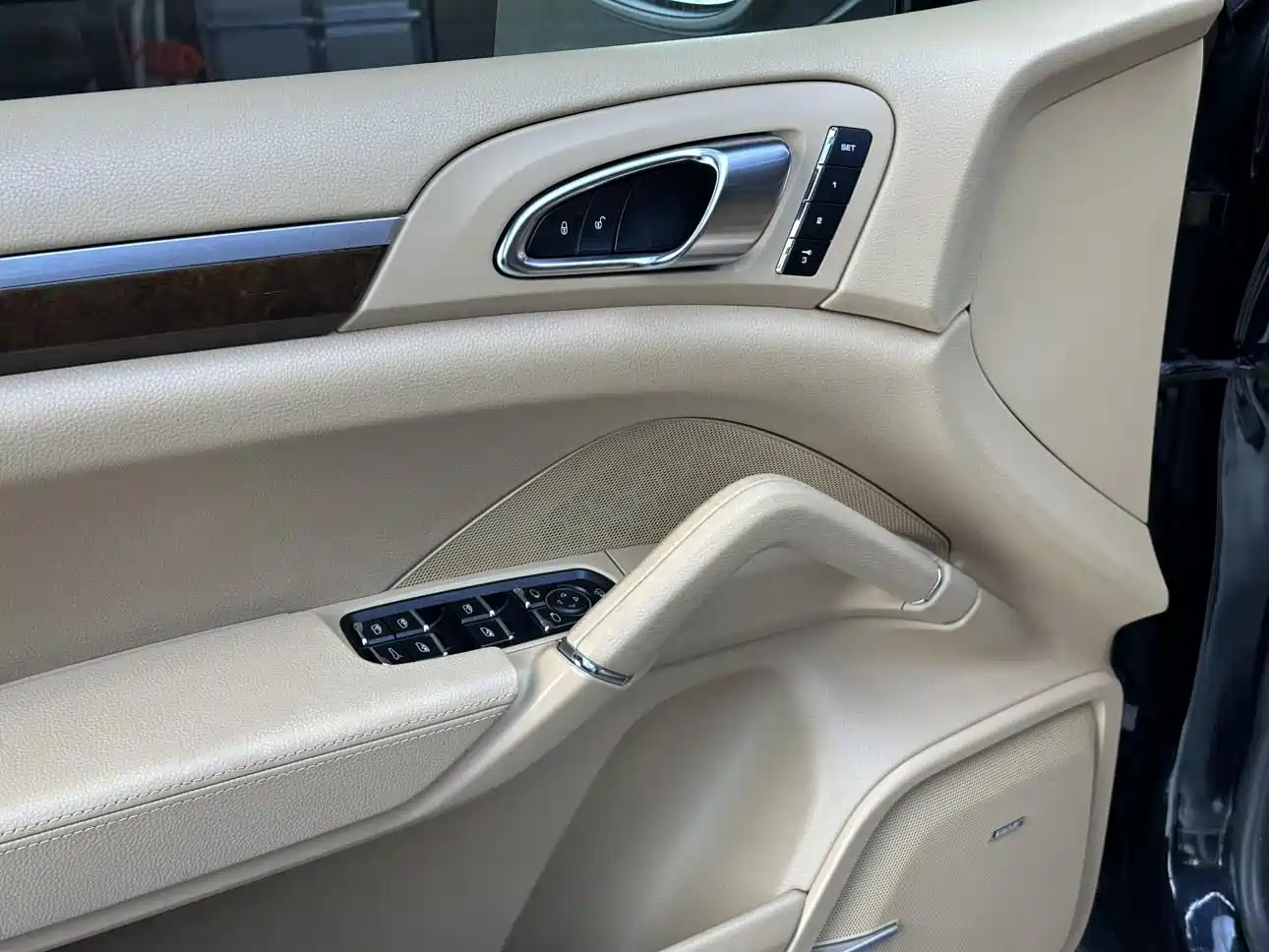 Porsche Cayenne 2011 Cayenne S 4.8L фото 9