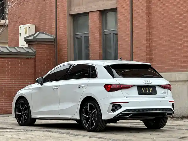 Audi A3 2024 Model Sportback 35 TFSI Fashion Sport — фото 4