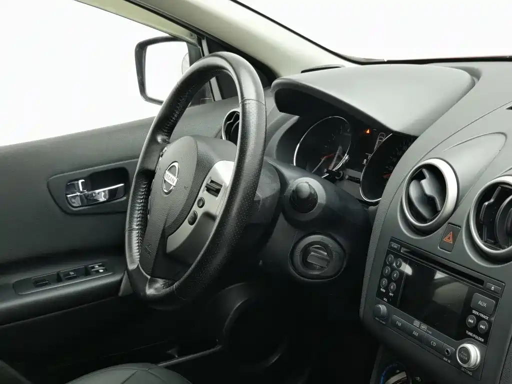 Nissan Qashqai 2013 2012 2.0XL Fire CVT 2WD