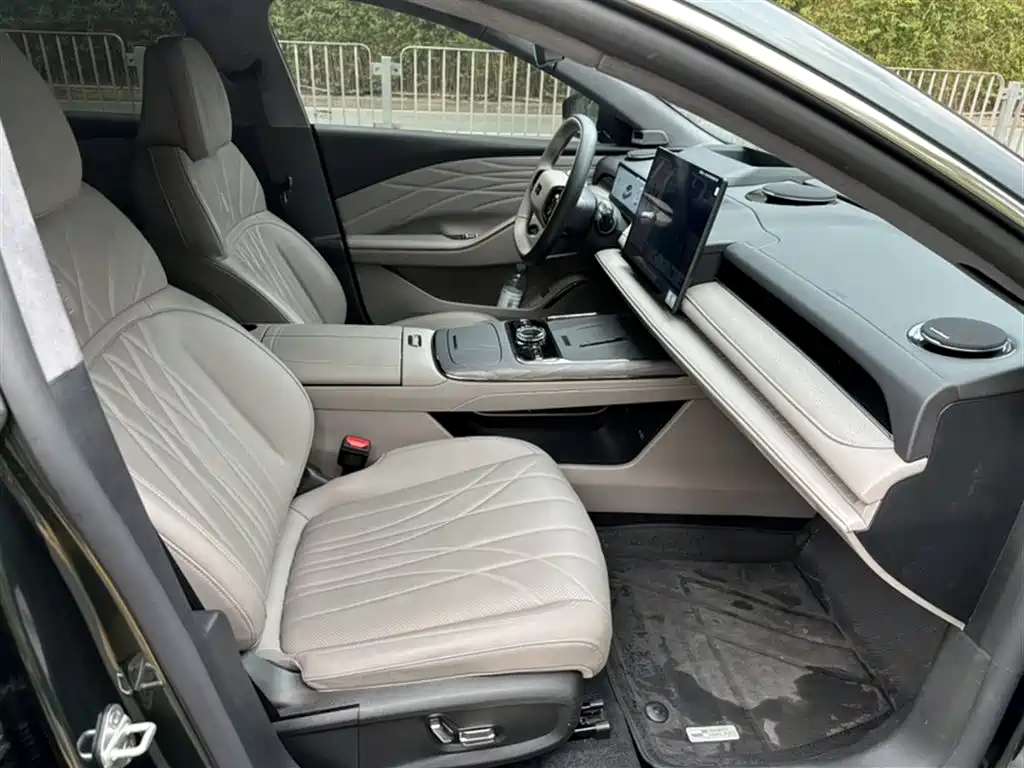 Geely Galaxy Galaxy Xingyao 8 2025 130km EM-P Starship Edition фото 4