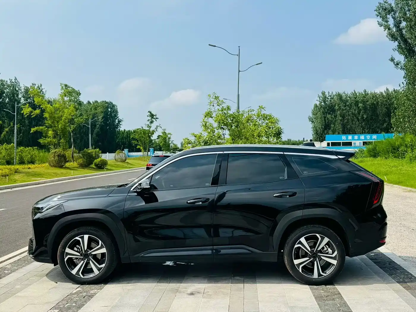 Фото 3 - Geely Boyue L
