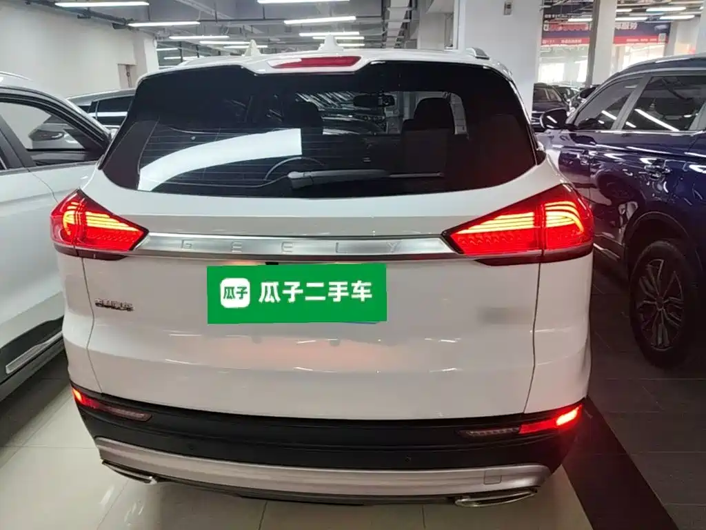 Фото 6 - Geely Atlas