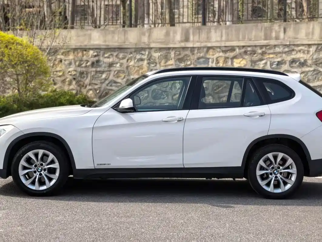 BMW X1 2014 sDrive18i Fashion Edition фото 3
