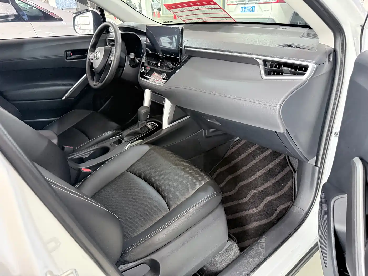 Toyota Corolla Cross 2024 2.0L Flagship Edition фото 21
