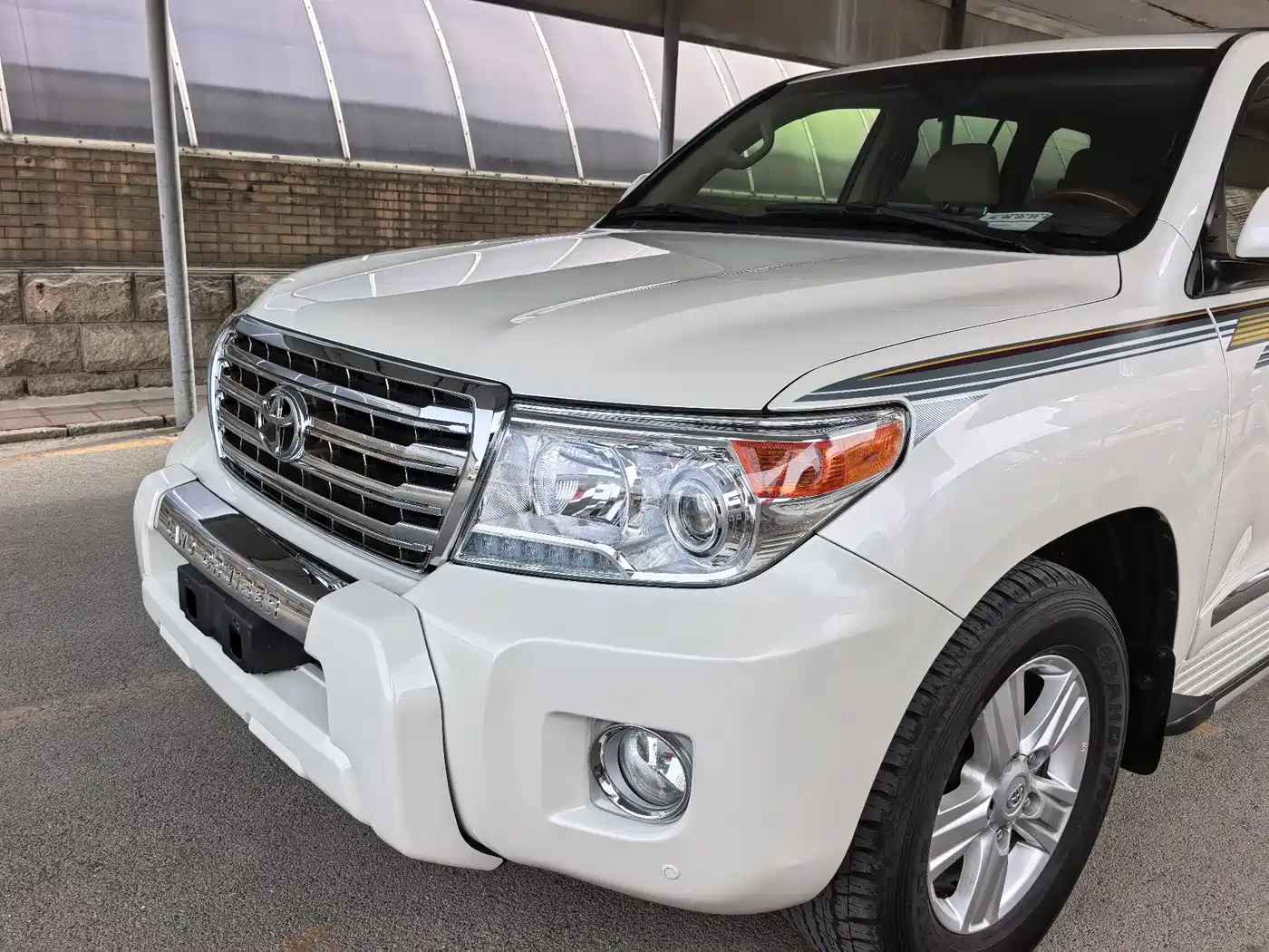 Toyota Land Cruiser (Import) 2015 4.0L V6 Middle East Limited Edition фото 16