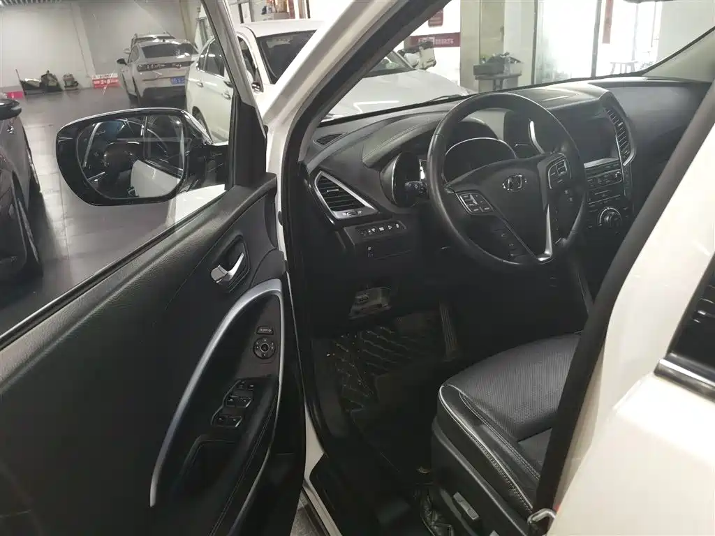 Hyundai Santa Fe 2017 2.0T Automatic 2WD Intelligent 7-Seater фото 17