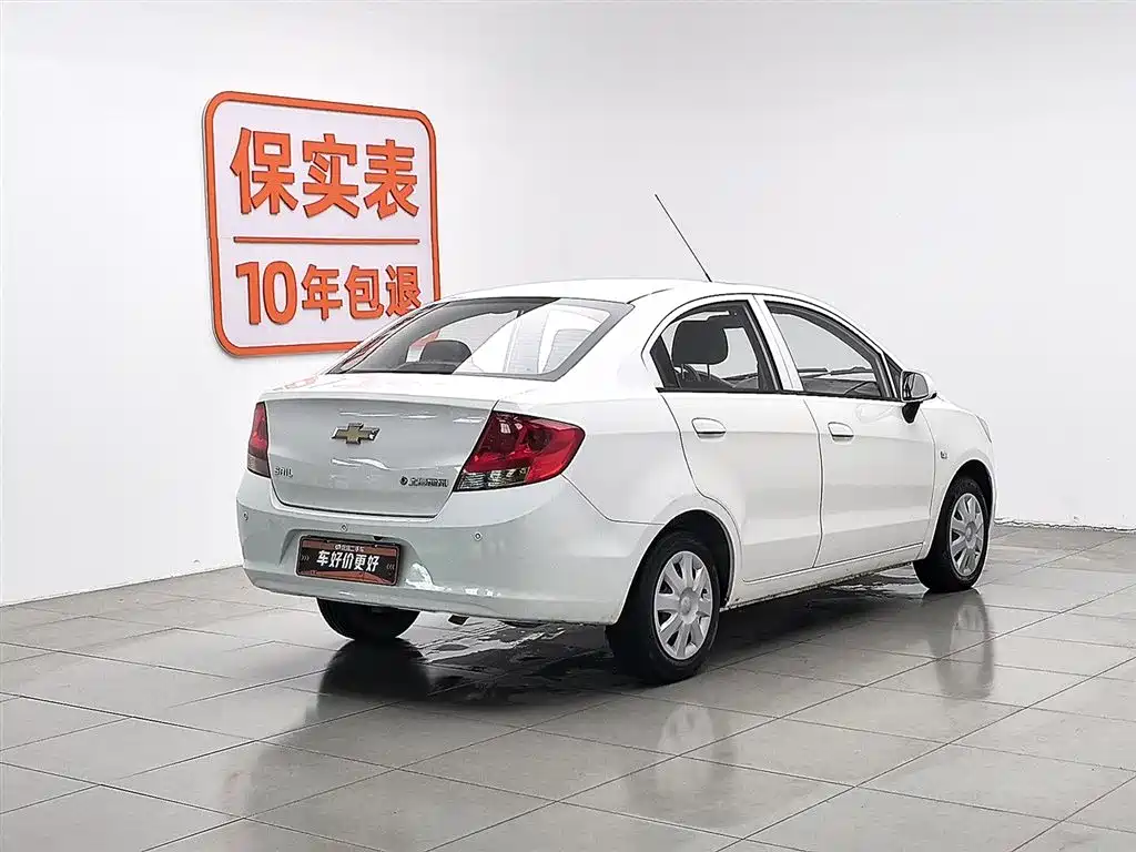 Chevrolet Sail 2013 Sedan 1.4L Manual Premium Happiness Edition фото 2