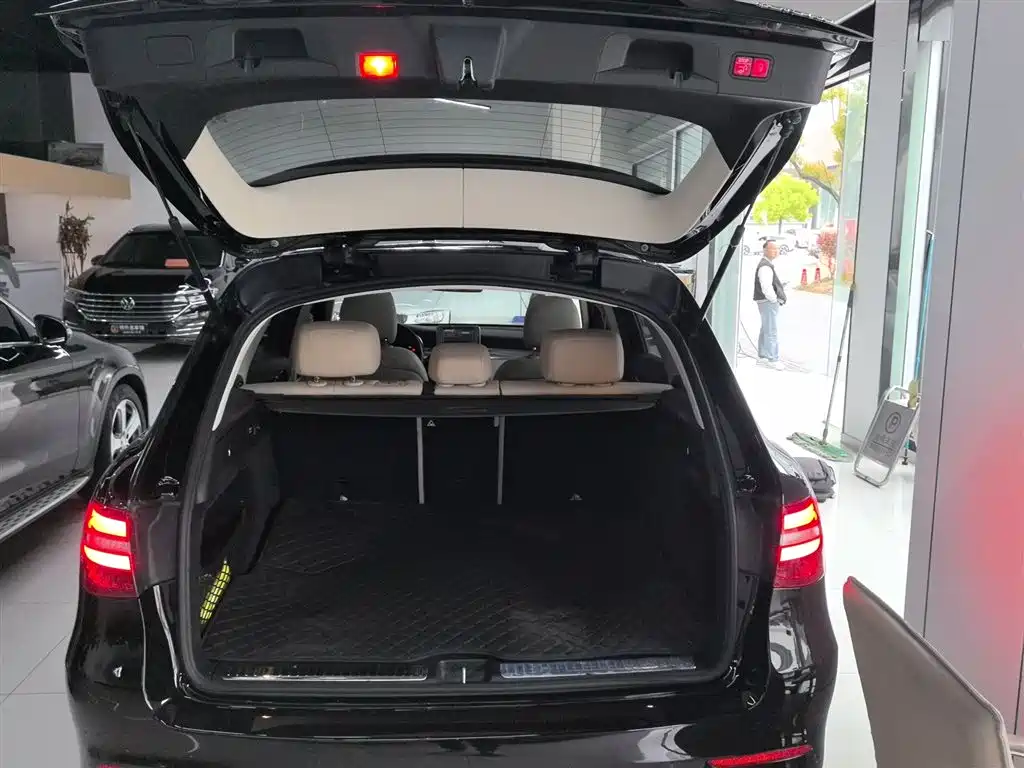 Mercedes-Benz GLC 2019 GLC 260 L 4MATIC Luxury фото 15