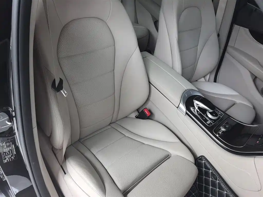 Mercedes-Benz GLC 2019 GLC 260 L 4MATIC Luxury фото 20