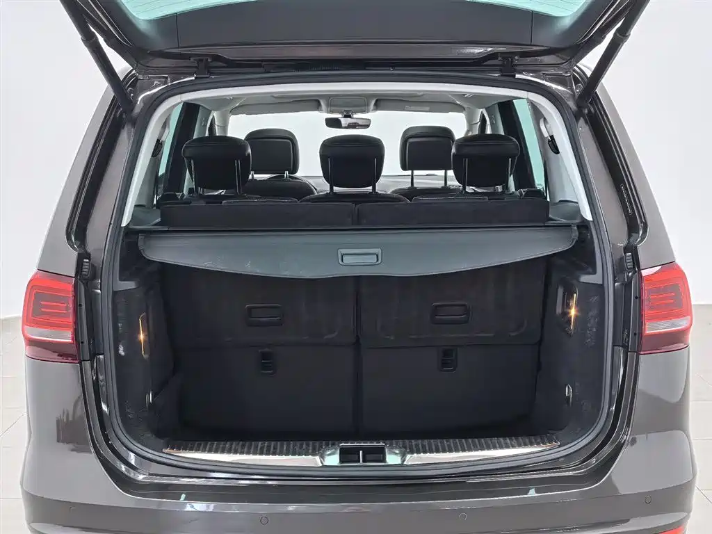 Volkswagen Sharan 2018 380TSI Comfort 7-Seater фото 16