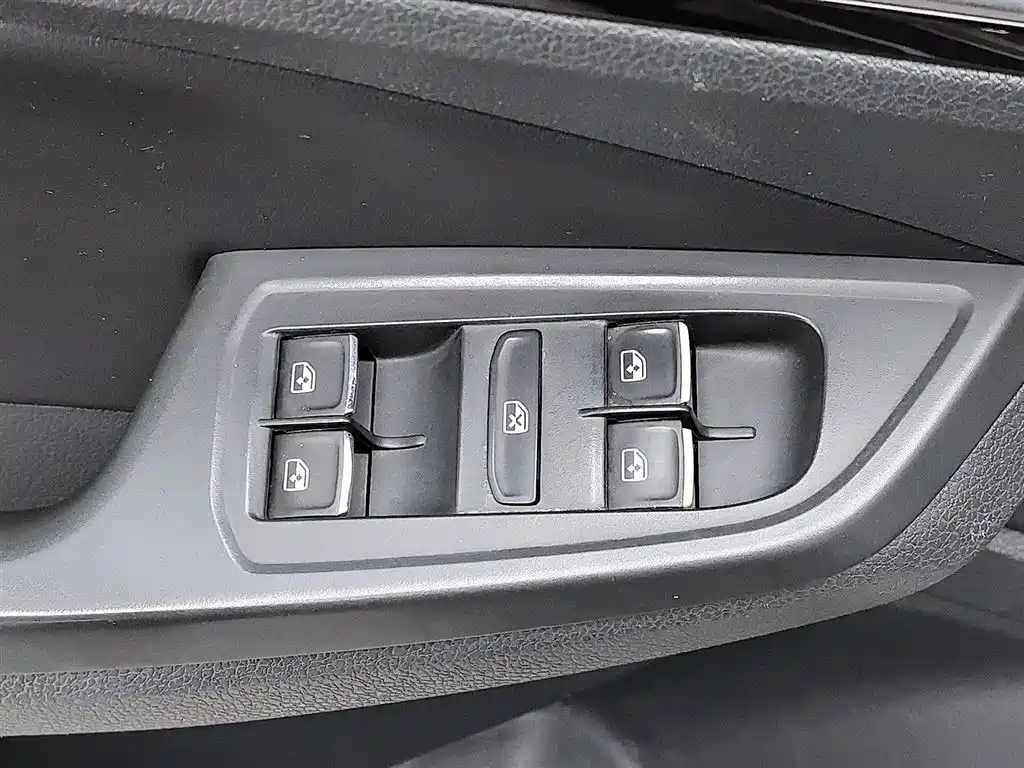 Volkswagen C-TREK 2017 1.6L Automatic Comfort фото 9