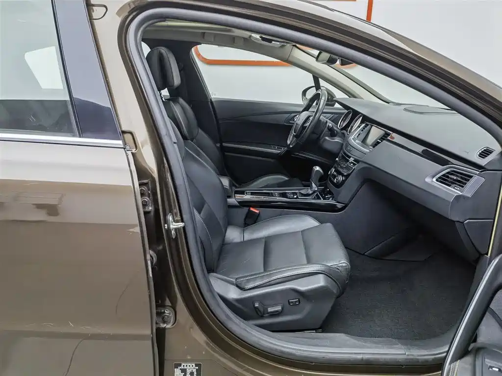Peugeot 508 2015 1.8THP Auto Flagship Edition фото 23
