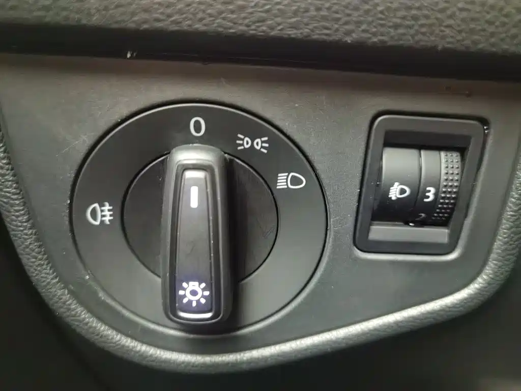 Volkswagen Polo 2023 Facelift Plus 1.5L Auto Joyful Living Edition фото 21