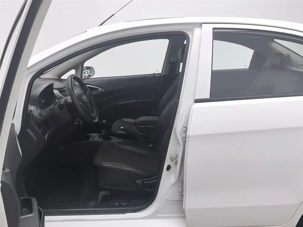 Chevrolet Sail 2013 Sedan 1.4L Manual Premium Happiness Edition фото 10