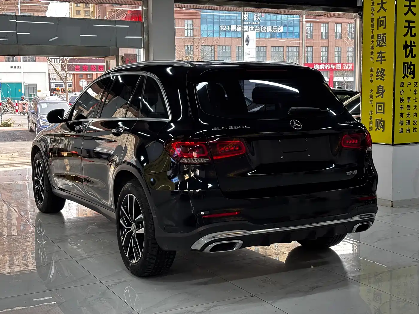 MERCEDES-BENZ GLC
