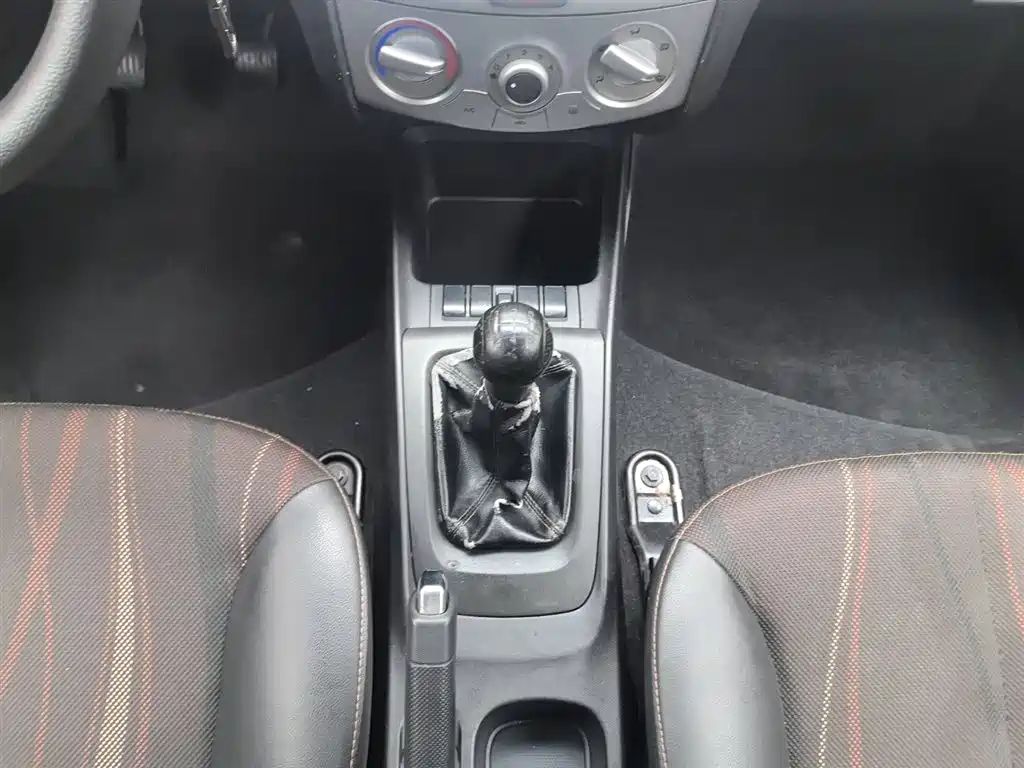 Chevrolet Sail 2013 Sedan 1.4L Manual Premium Happiness Edition фото 13