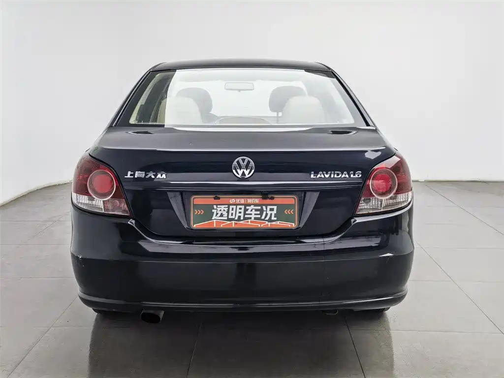 Volkswagen Lavida 2011 1.6L Automatic Leisure Edition фото 4