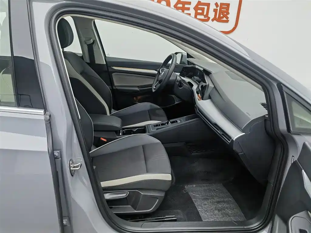 Volkswagen Golf 2023 Facelift 280TSI DSG Pro фото 23