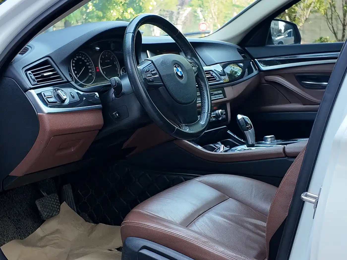 BMW 5 Series 2014 520Li Elegance фото 10