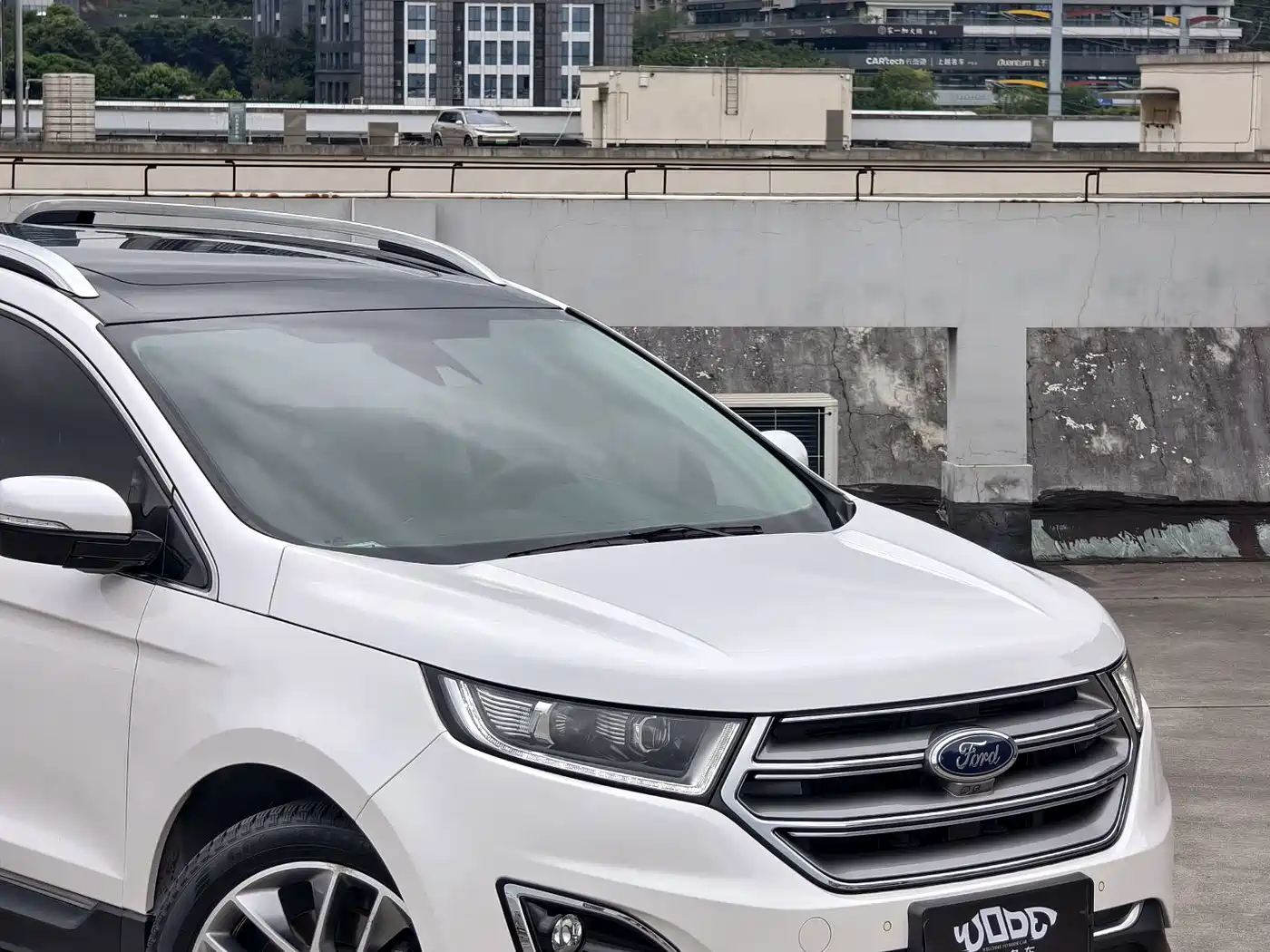 Photo 4 - Ford Edge