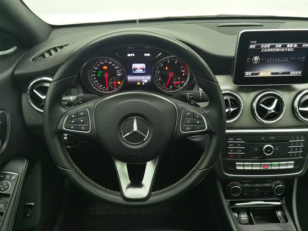 Mercedes-Benz CLA (Import) 2016 Facelift CLA 200 Style фото 11