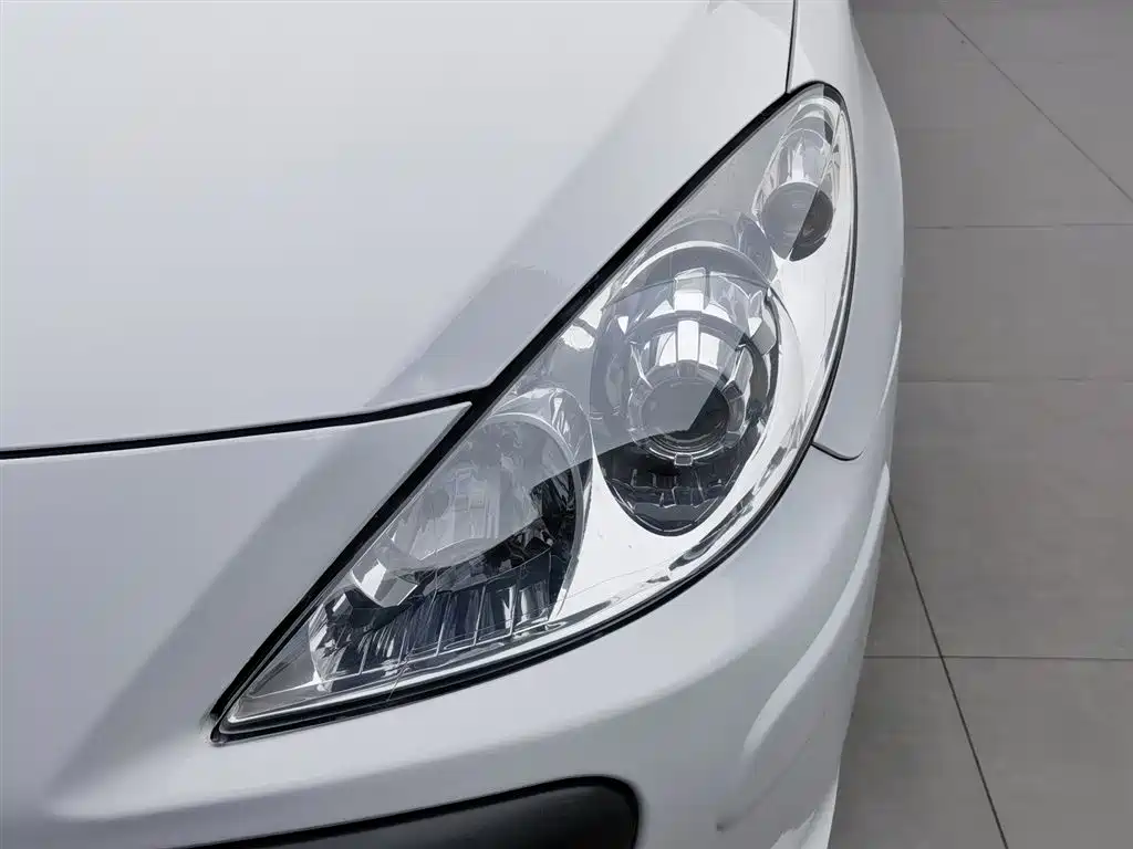 Peugeot 307 2010 Model Hatchback 2.0L Automatic Comfort Edition фото 7