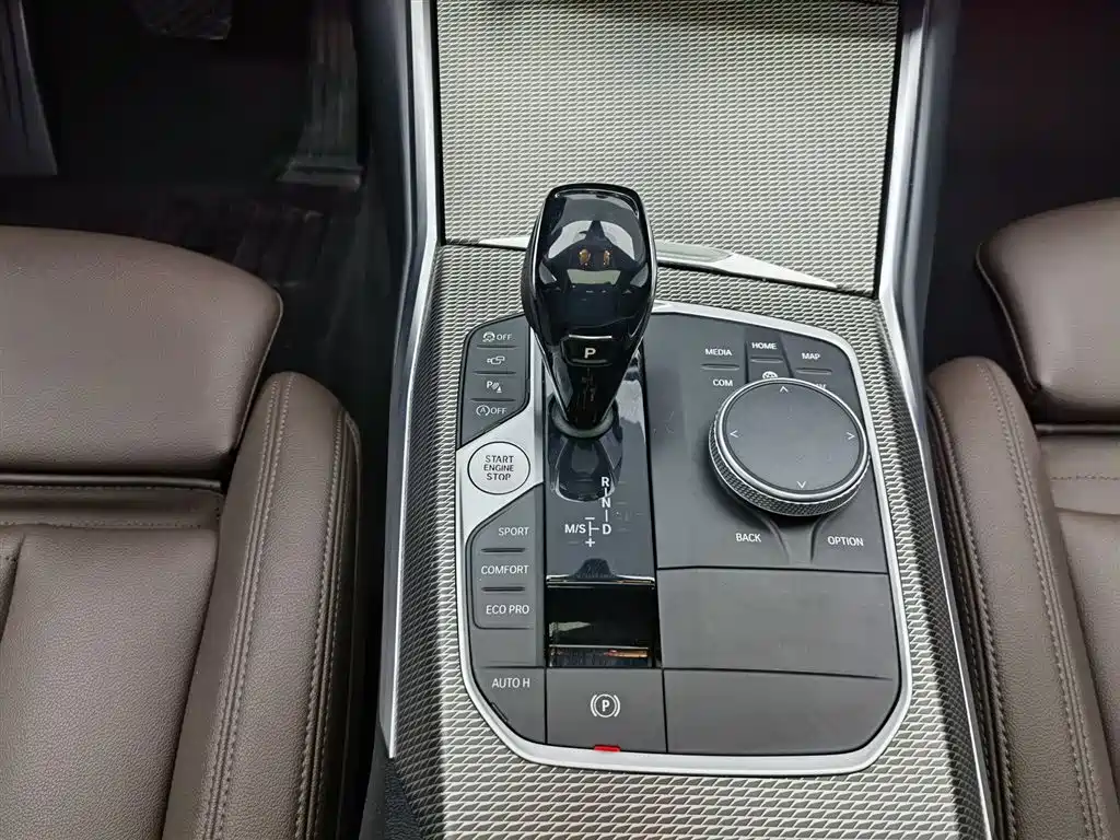 BMW 3 Series 2021 325Li M Sport Night Edition фото 13