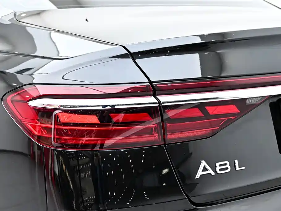 Audi A8 2024 Model A8L 50 TFSI quattro Premium Selection фото 9