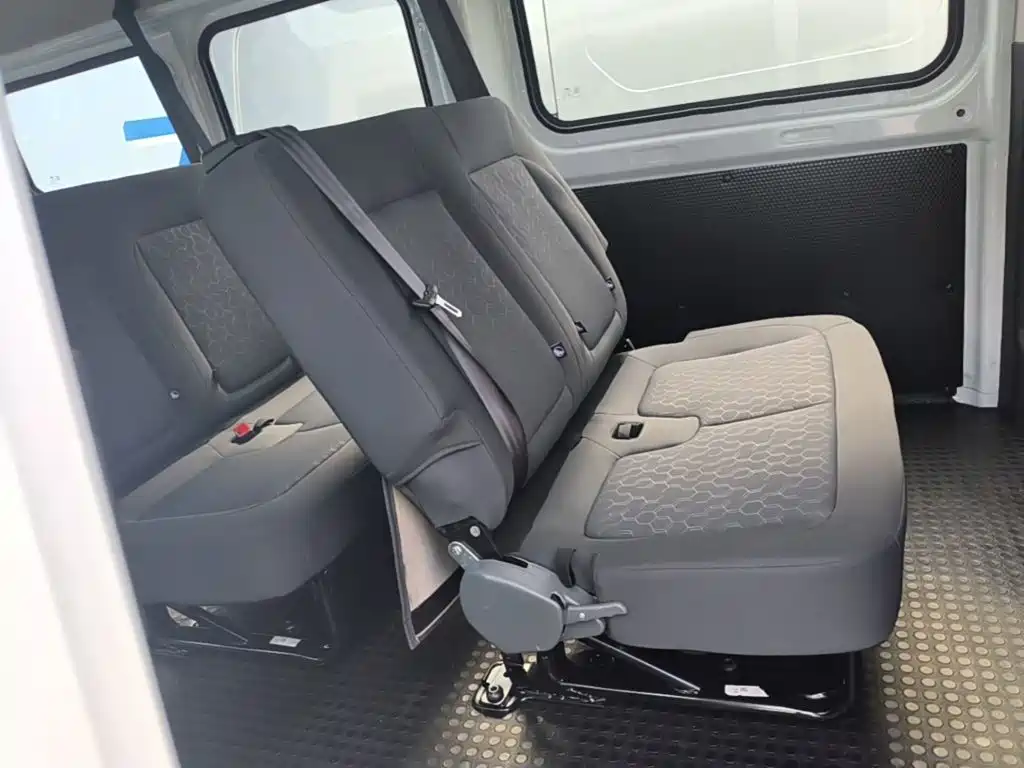 Jiangling E-Fushun 2025 2025 Clear Window Version 53.58kWh Medium Wheelbase Medium Roof