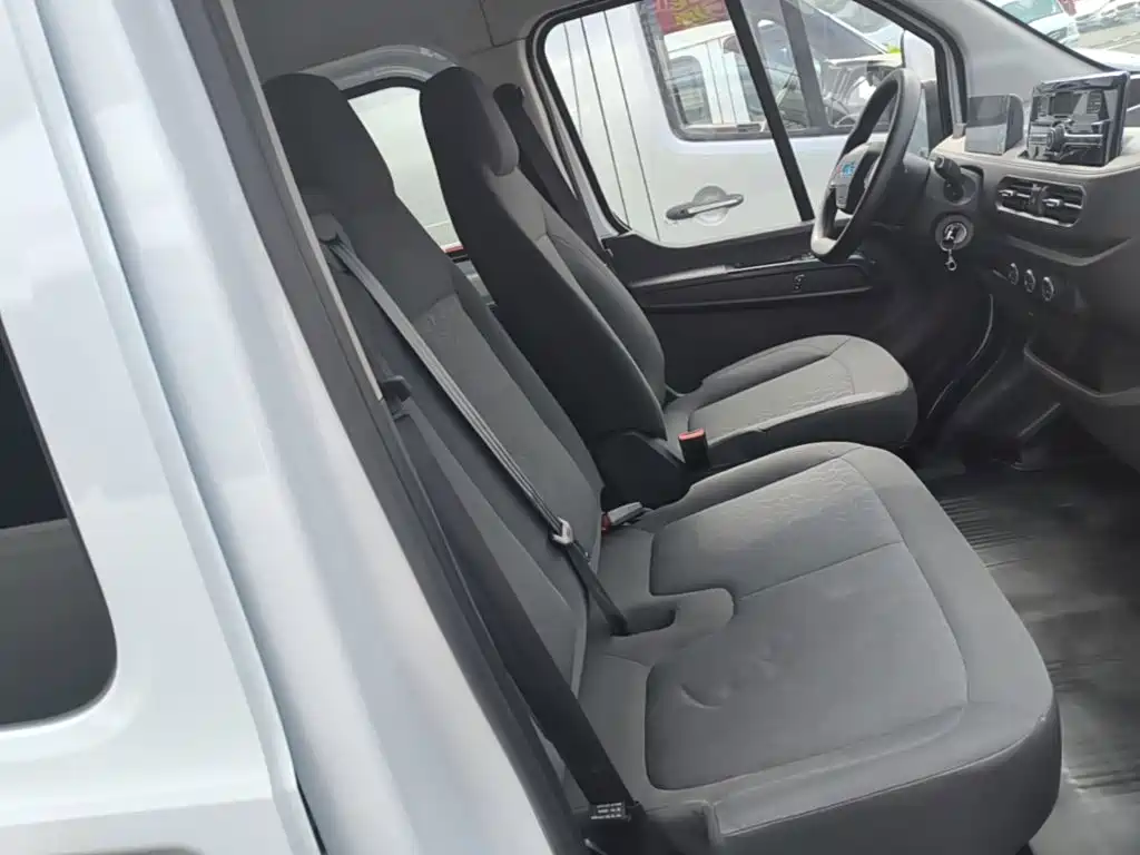 Jiangling E-Fushun 2025 2025 Clear Window Version 53.58kWh Medium Wheelbase Medium Roof