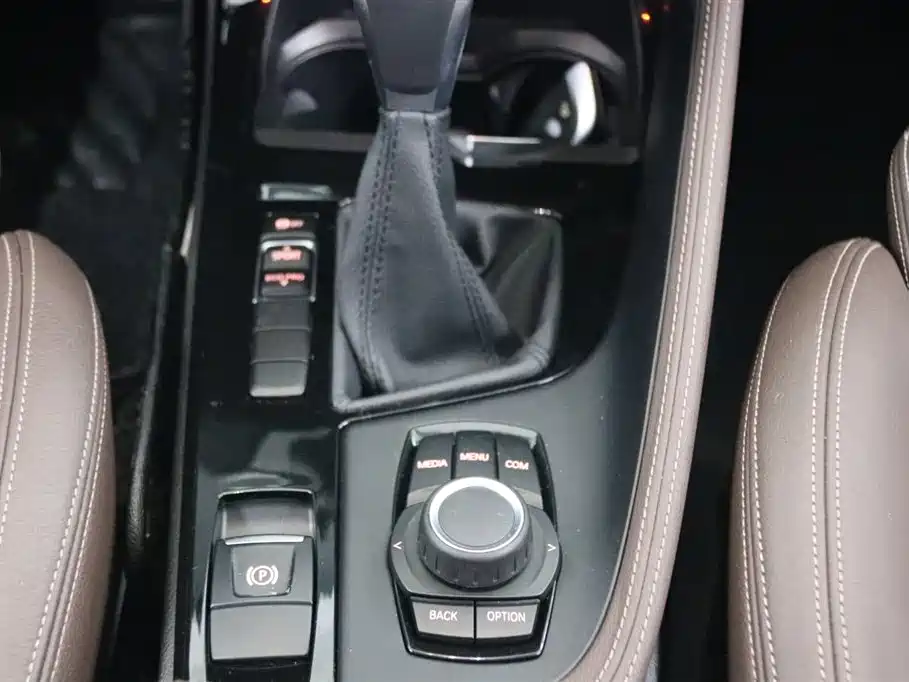 BMW X1 2018 sDrive18Li Premium Model фото 11