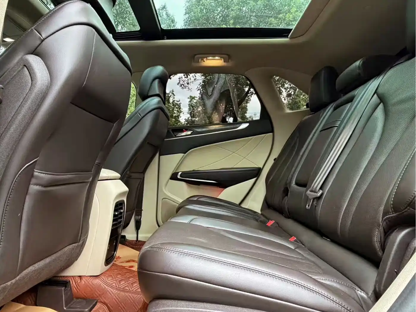 Фото 11 - Lincoln MKC