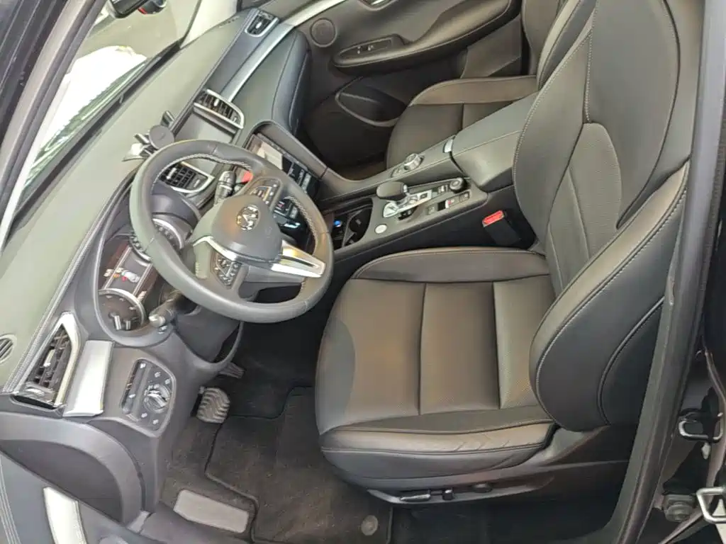 Photo 15 - Infiniti QX50